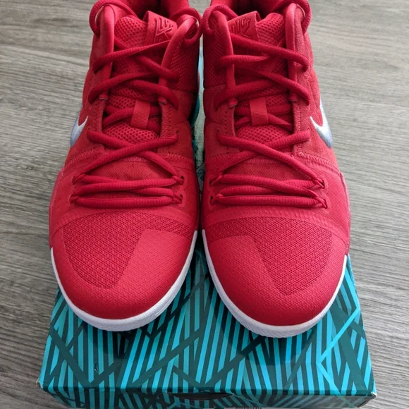 Nike Kyrie 3 GS, Youth Size 6 & 6.5, University Red